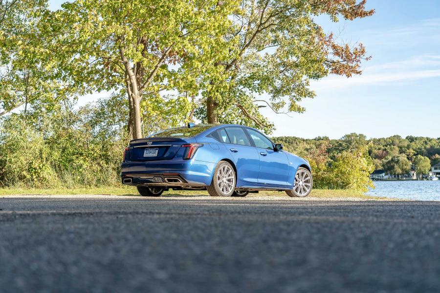  Cadillac CT5 350T 2019 года  (фото 5 из 40)